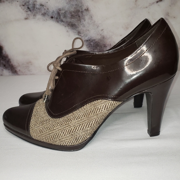 Chadwicks Shoes - Chadwicks brown patent leather derby heels sz 9.5